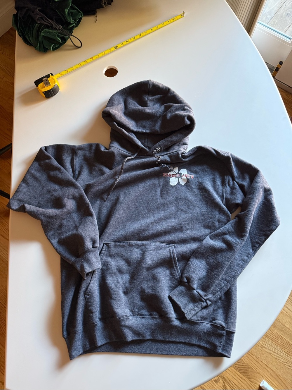 Trader Joe’s Crew Gray Sweatshirt Size S Hibiscus Logo Pullover Hoodie